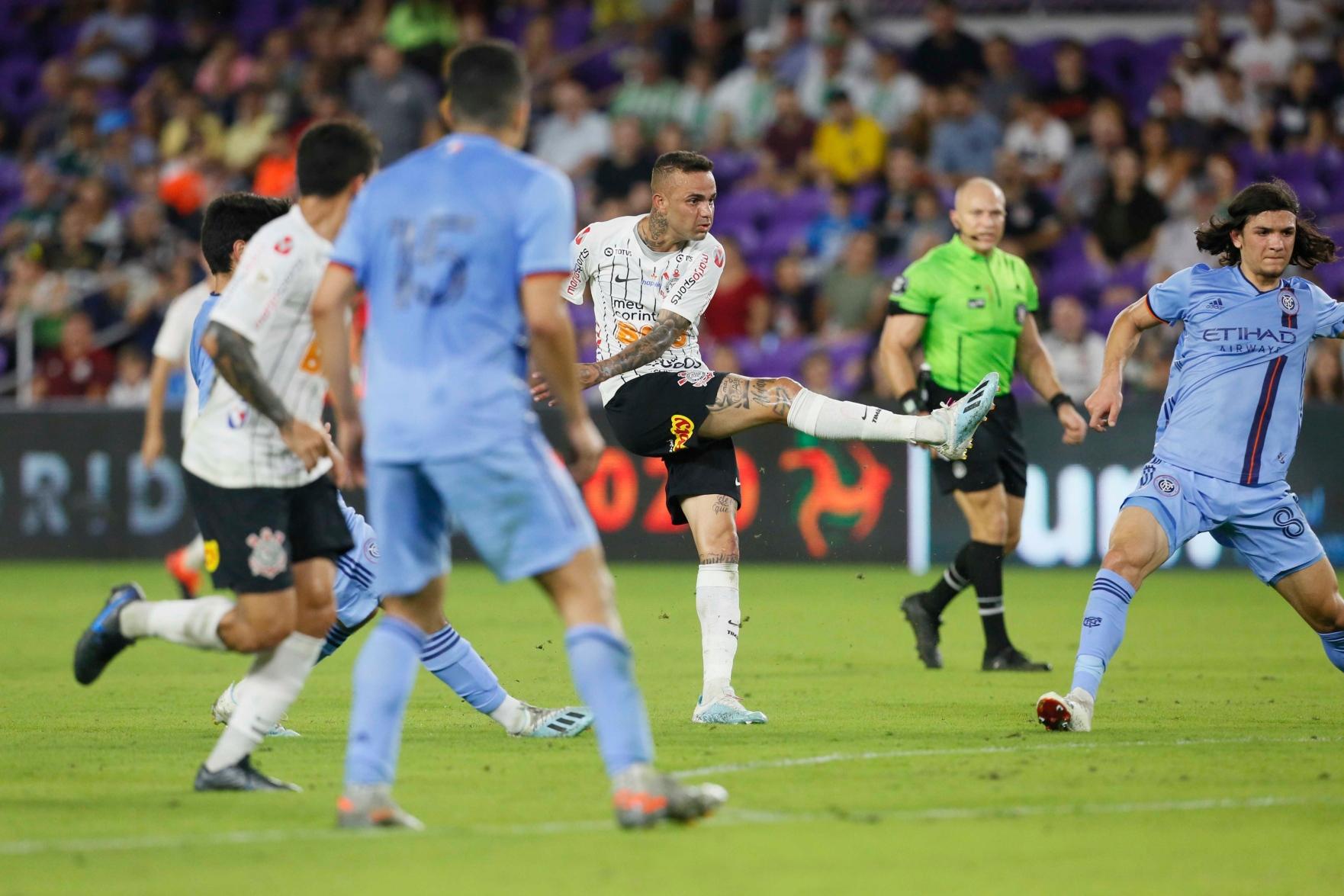 Corinthians poder ser comparado ao Manchester City, mas isso não é nada bom