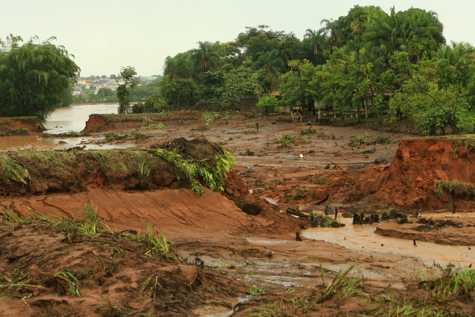 No dia seguinte ao temporal, cerca de 1,3 mil moradores ficam sem