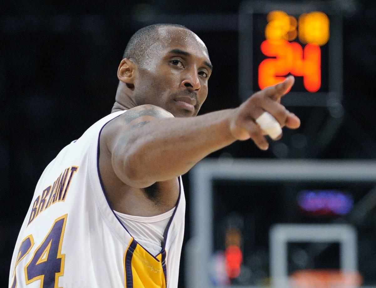 Astro do basquete Kobe Bryant morre em acidente de helicóptero aos 41 anos, Mundo