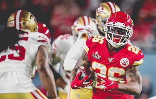 Kansas City Chiefs supera o Philadelphia Eagles e conquista o