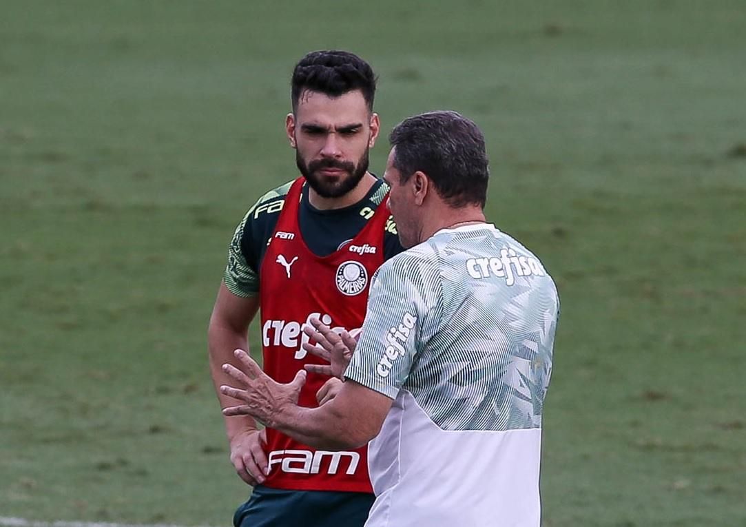 Palmeiras cede empate ao Bragantino e perde chance de assumir a ponta