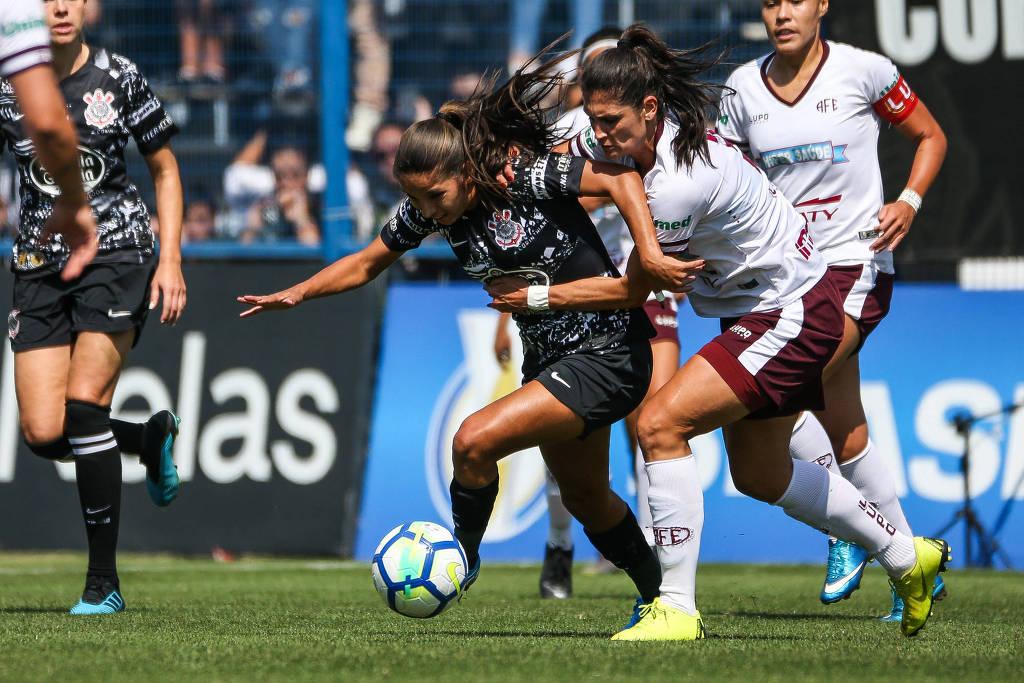 Corinthians faz quatro jogos no domingo, bate São Paulo na final e é  campeão do Festival Feminino Sub-14