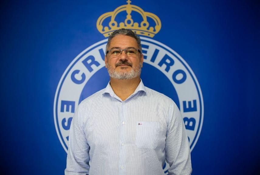 Cruzeiro renova contrato de Kaiki, lateral convocado para a seleção sub-20