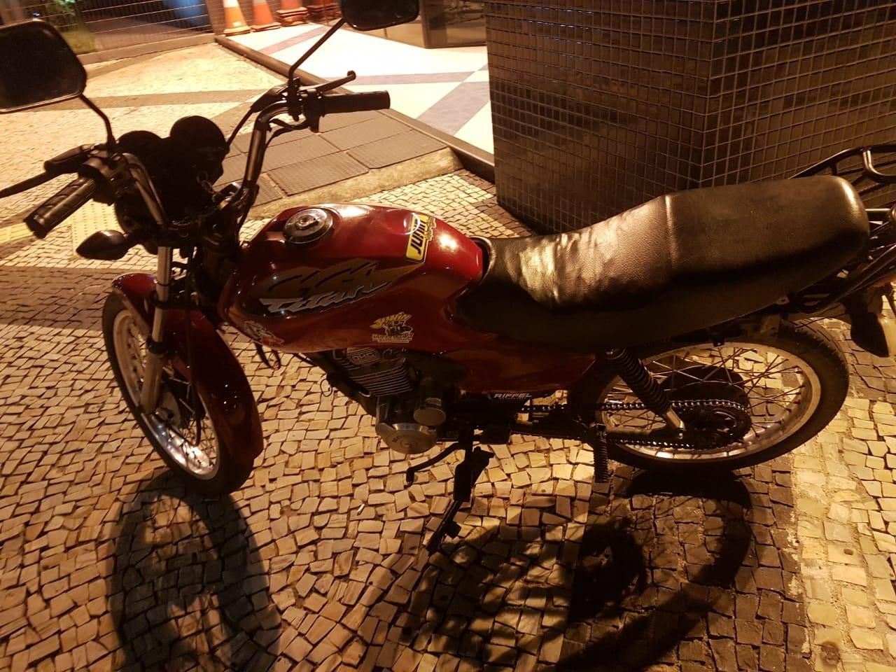 Motocicleta e dinheiro falso são apreendidos com adolescente em Goiânia | O  Popular