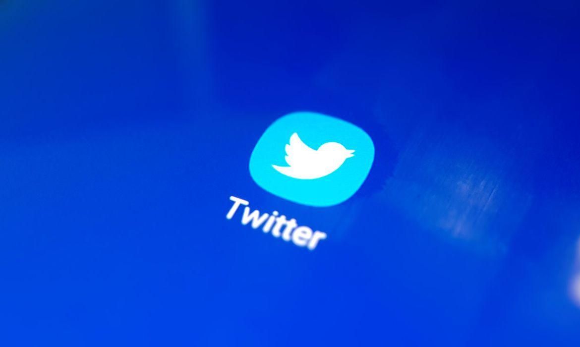 Twitter caiu? Site e aplicativo exibem mensagem 'algo deu errado