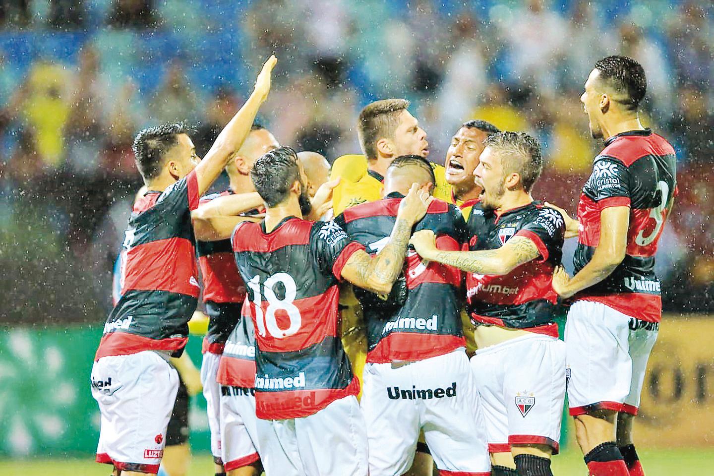 Com gol de Coutinho no fim, Sport vence Novorizontino e se aproxima ainda  mais do G4 - Folha PE