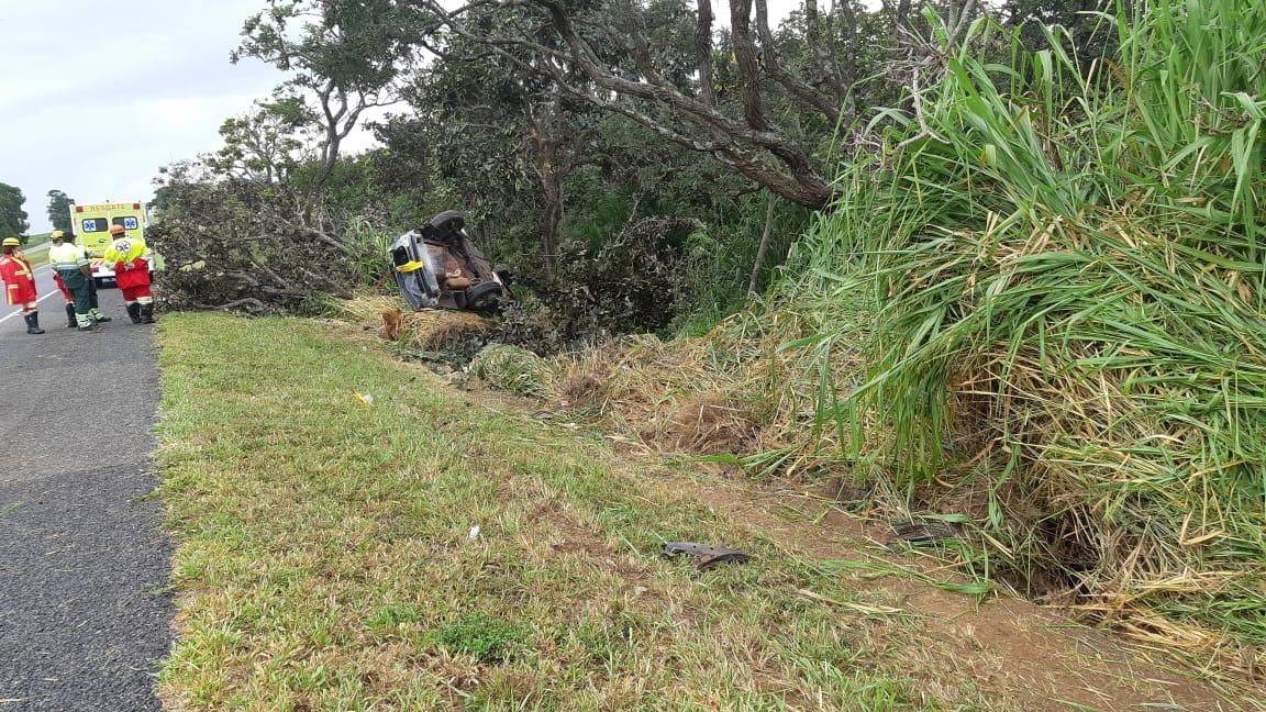 Carro de funerária bate de frente com ônibus e mata motorista em rodovia de  Goiás, Goiás