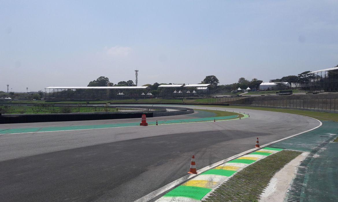 Prefeitura suspende corridas de moto em Interlagos após 2 mortes no  SuperBike - Esportividade - Guia de esporte de São Paulo e região