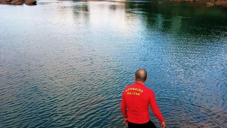 Bebê morre após se afogar em piscina enquanto a mãe estendia roupas, diz  Corpo de Bombeiros, Goiás