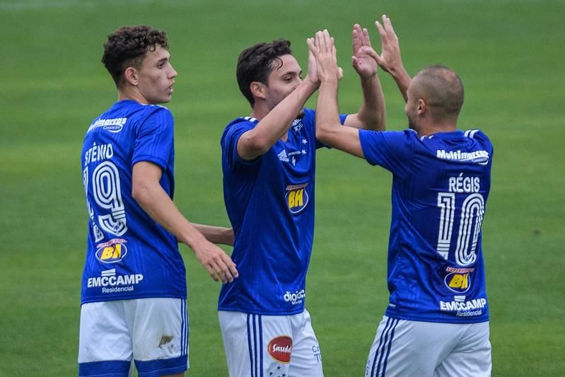 Luciano Castán valoriza ponto conquistado pelo Cruzeiro: 'Difícil