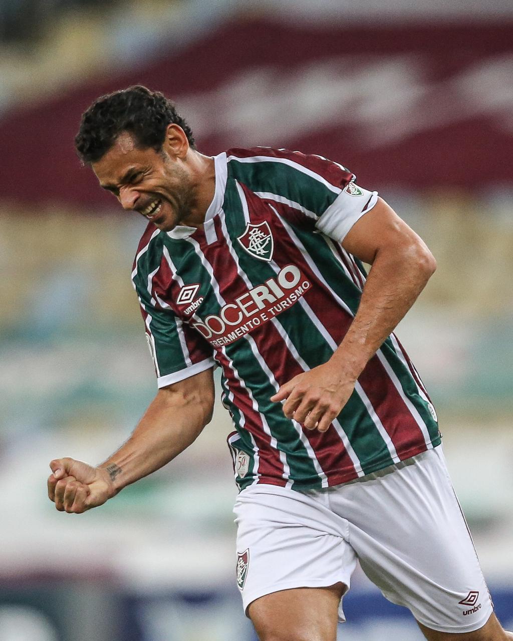 Fluminense e Internacional saem reclamando da arbitragem após empate no  Maracanã