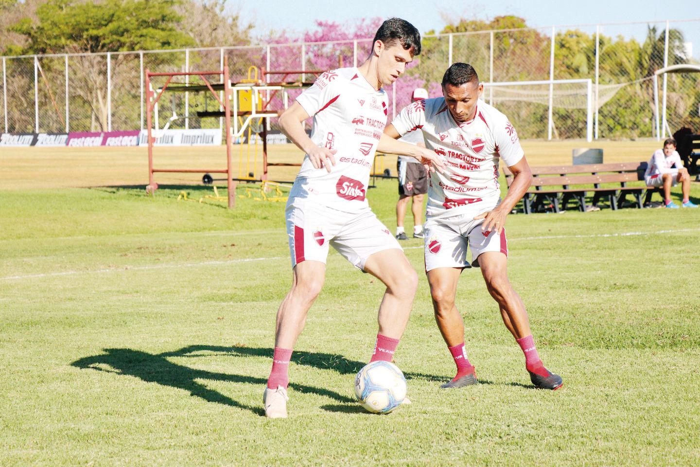 Botafogo-PB sofre gol no fim e volta a empatar, agora contra o Serra Branca