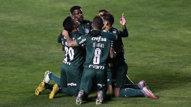 Palmeiras cede empate ao Bragantino e perde chance de assumir a ponta