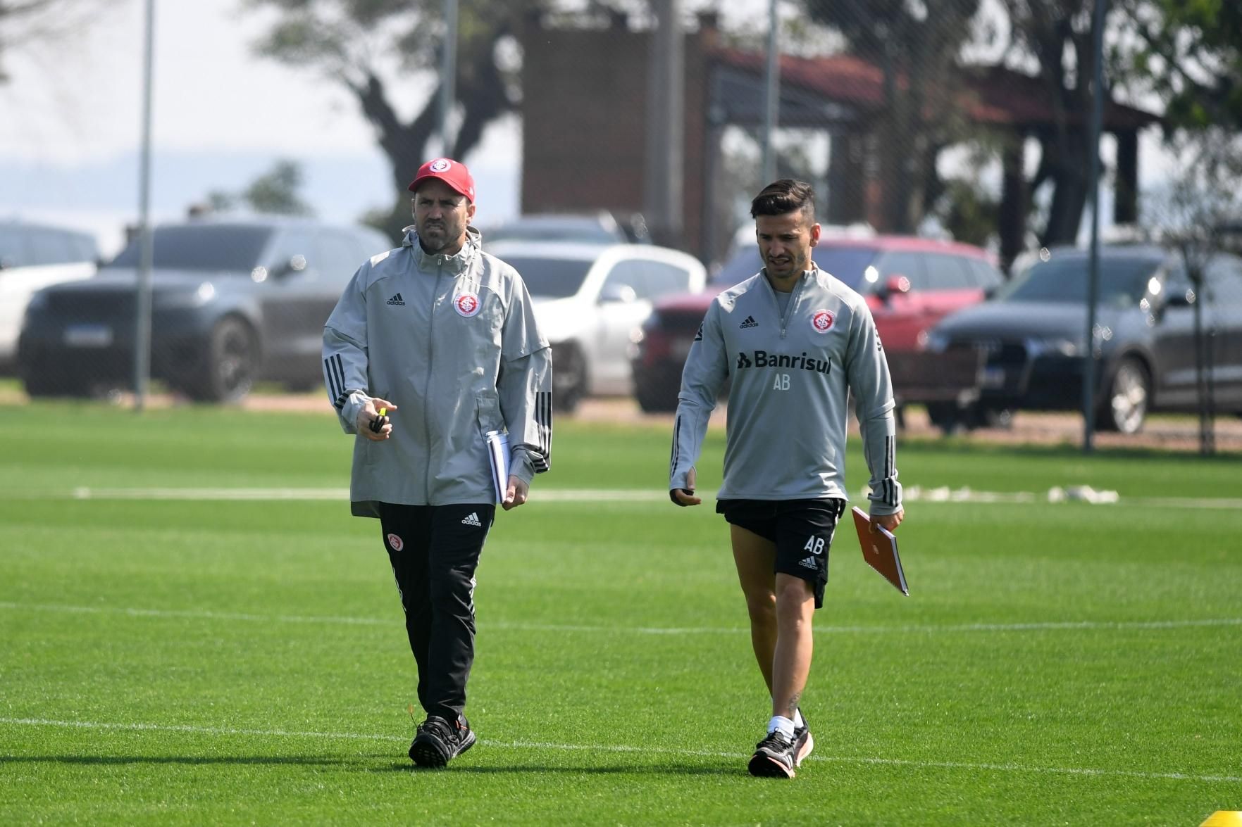 De olho na base: Wesley quer ajudar na reestruturação do Grêmio