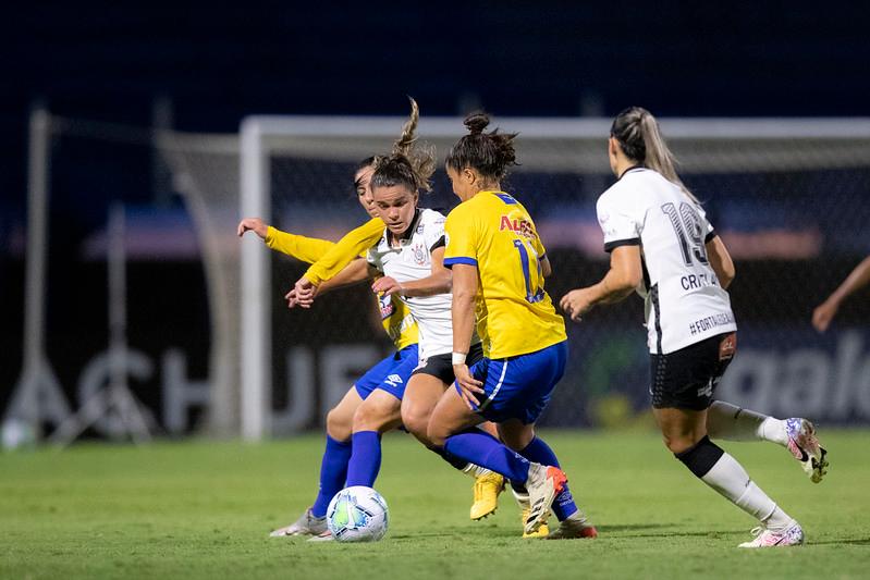 Brasileiro feminino paga ao campeão Corinthians 0,87% do prêmio da Série A  - 27/09/2021 - UOL Esporte