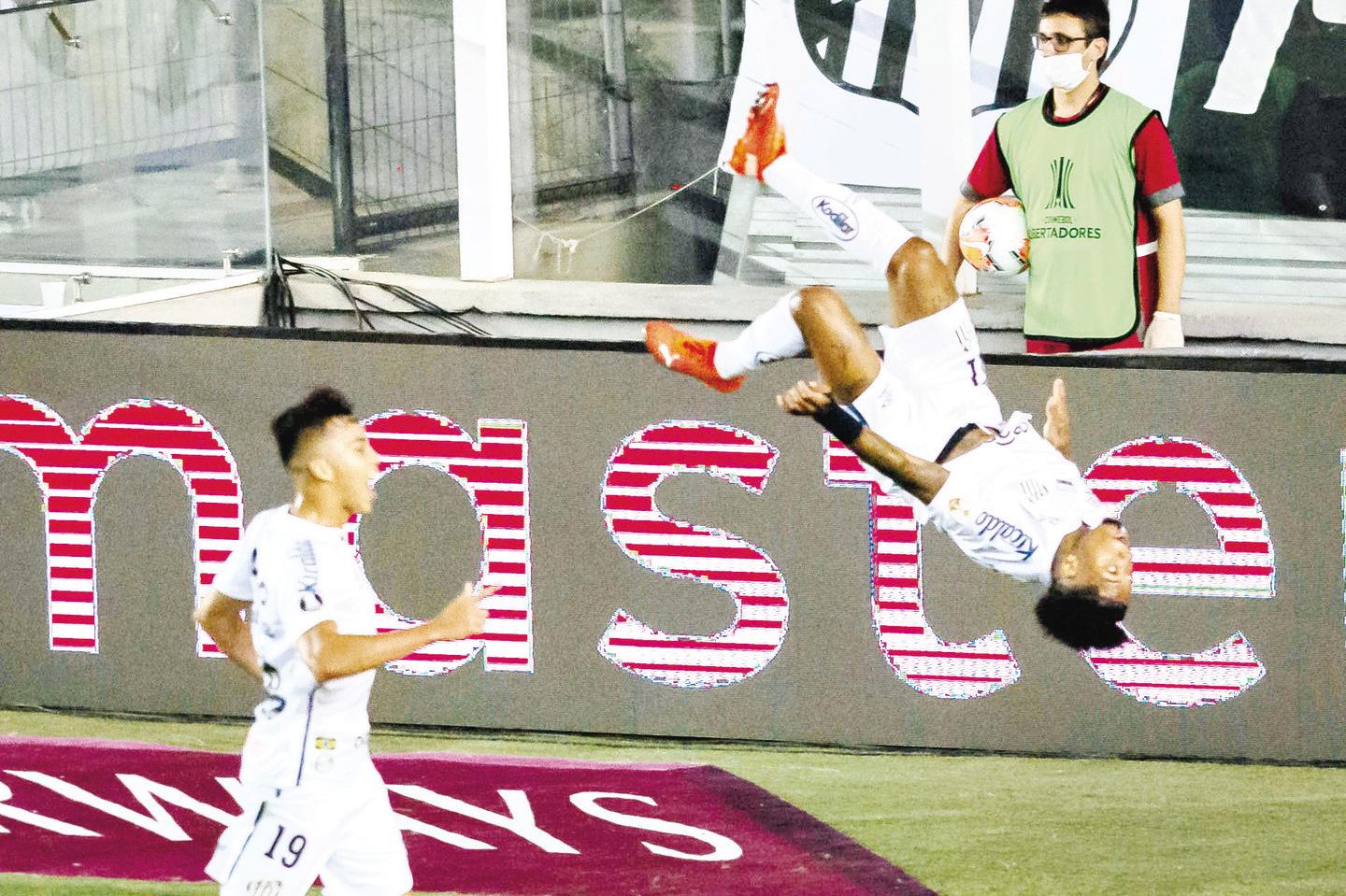 Restam duas chances: São Paulo pode terminar Brasileirão sem vencer como  visitante - Placar - O futebol sem barreiras para você