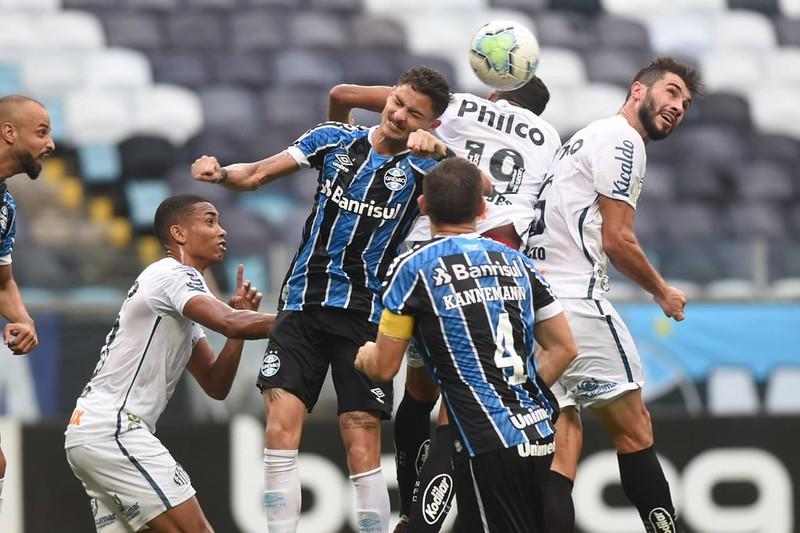 Santos leva virada, mas busca empate contra o Novorizontino em jogo de 6  gols