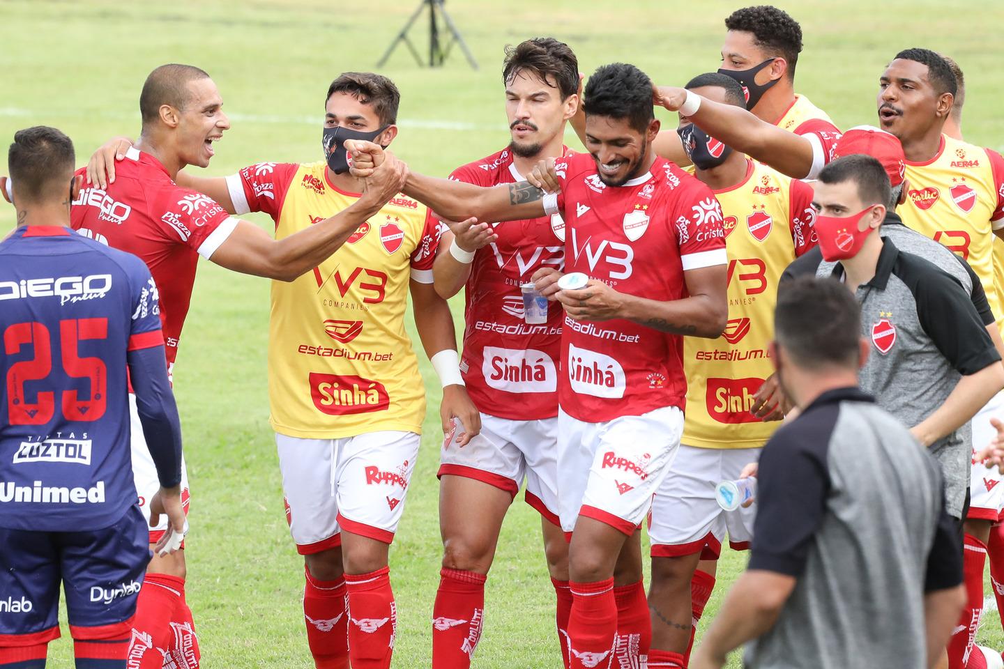 Morrinhos anuncia mais dois reforços e mantém interesse em goleiro - O  Hoje.com