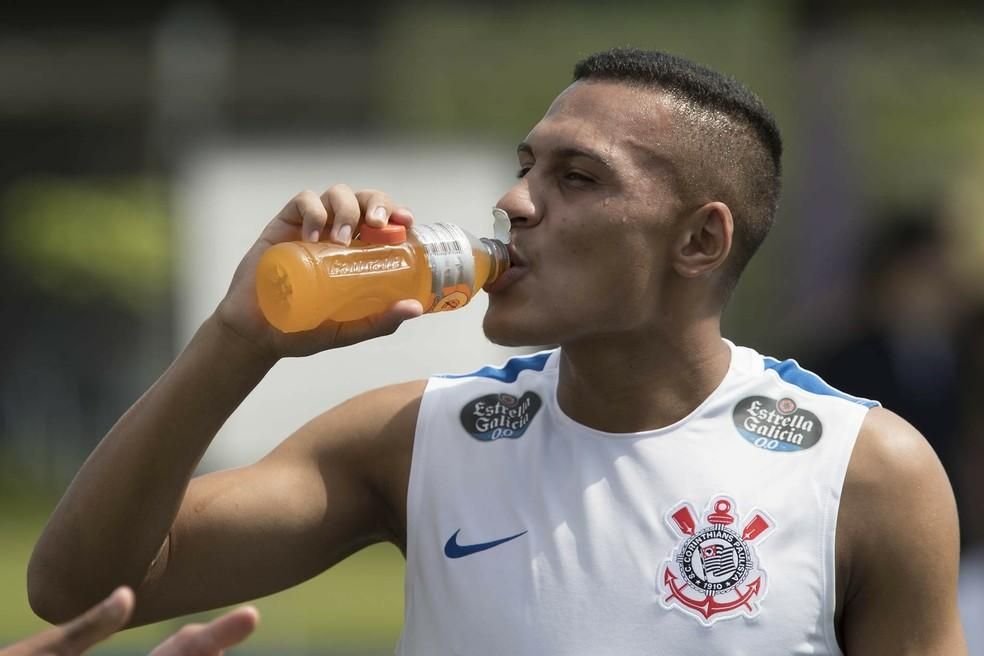 Cria do Corinthians lidera artilharia do Campeonato Russo e é o