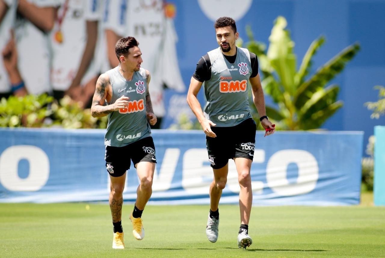 Corinthians encara o Santos no primeiro jogo da semifinal do