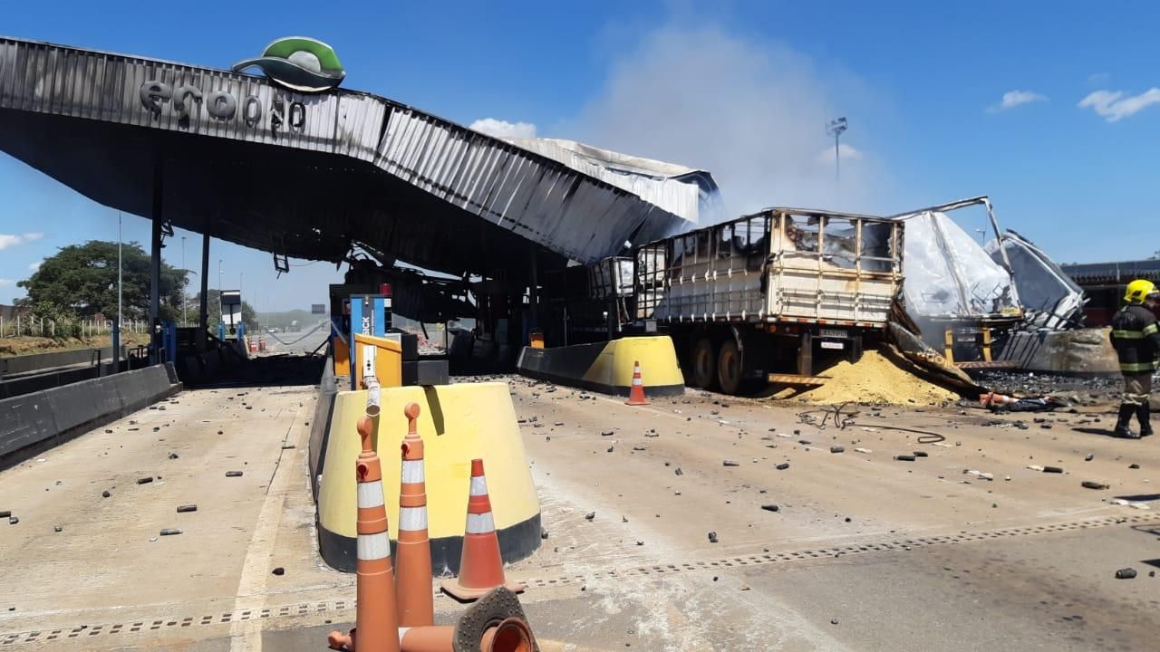 Casal morre em acidente após motorista bater em árvore e carro se partir ao  meio em rodovia de MT, Mato Grosso