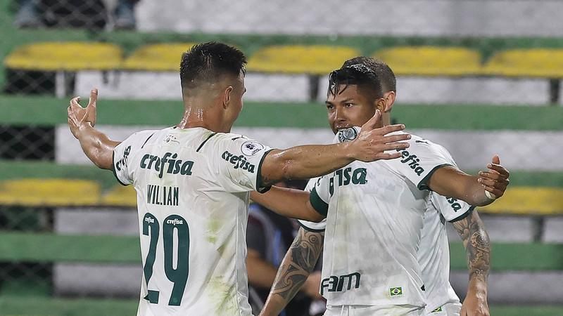 Palmeiras vence Defensa na Argentina e abre vantagem na Recopa