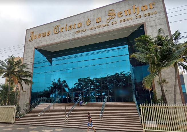 Bispo da Universal é flagrado dentro de um centro espírita