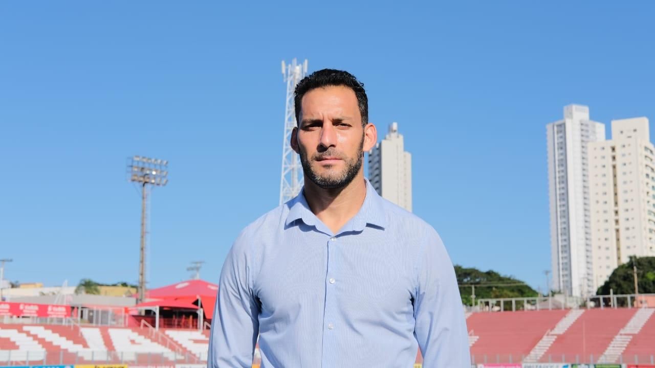 Ex-Operário e Cuiabá, Lucas Cardoso acerta com o Botafogo-SP - Olhar  Esportivo