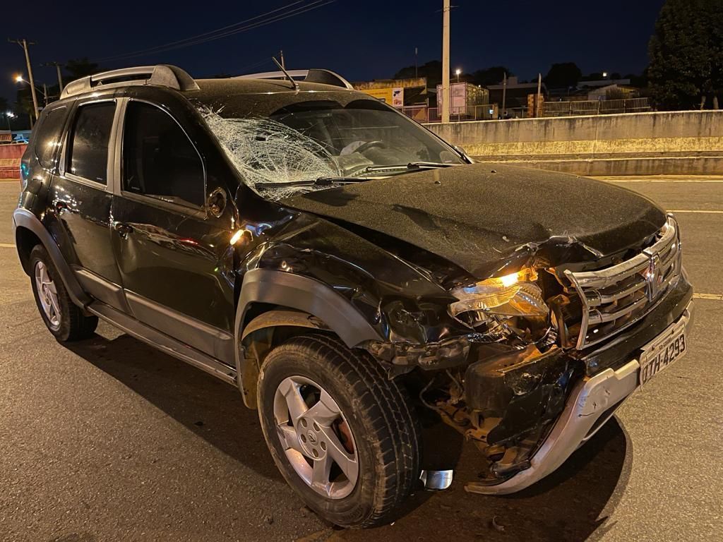 Motorista se revolta após riscarem o carro dela de propósito com a palavra  'corno', em Goiânia; vídeo, Goiás