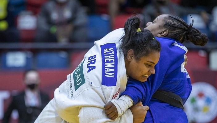 Seleção feminina de luta olímpica passa por período de treinamento no Japão  — Rede do Esporte