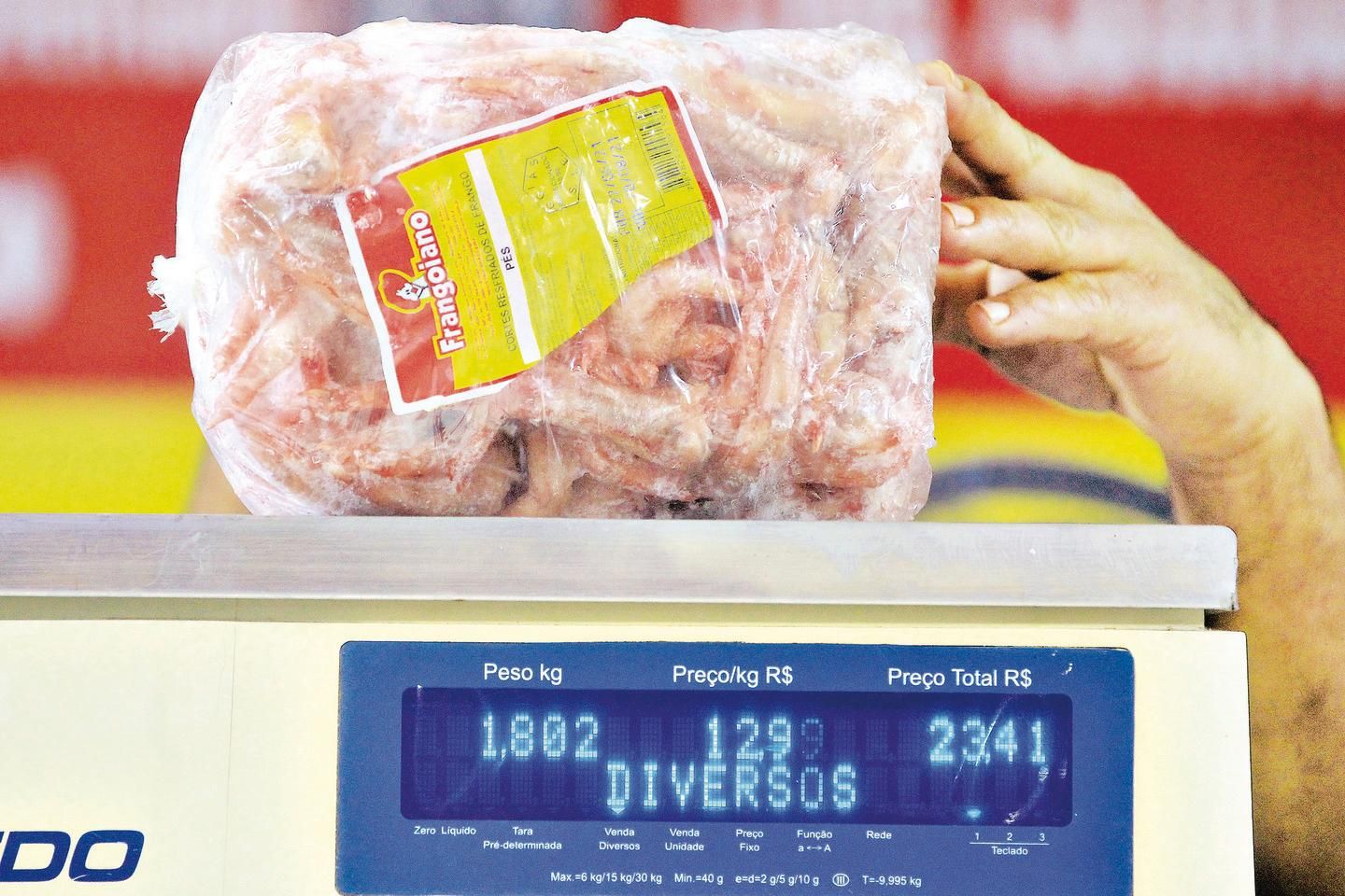 Alta do preço da carne aumenta o consumo de ossos • DOL