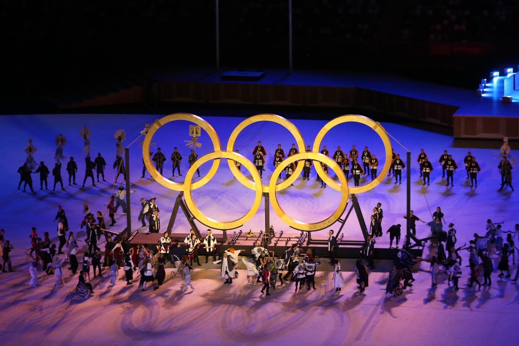 Depois da cerimônia grandiosa de abertura, Copa do Mundo feminina