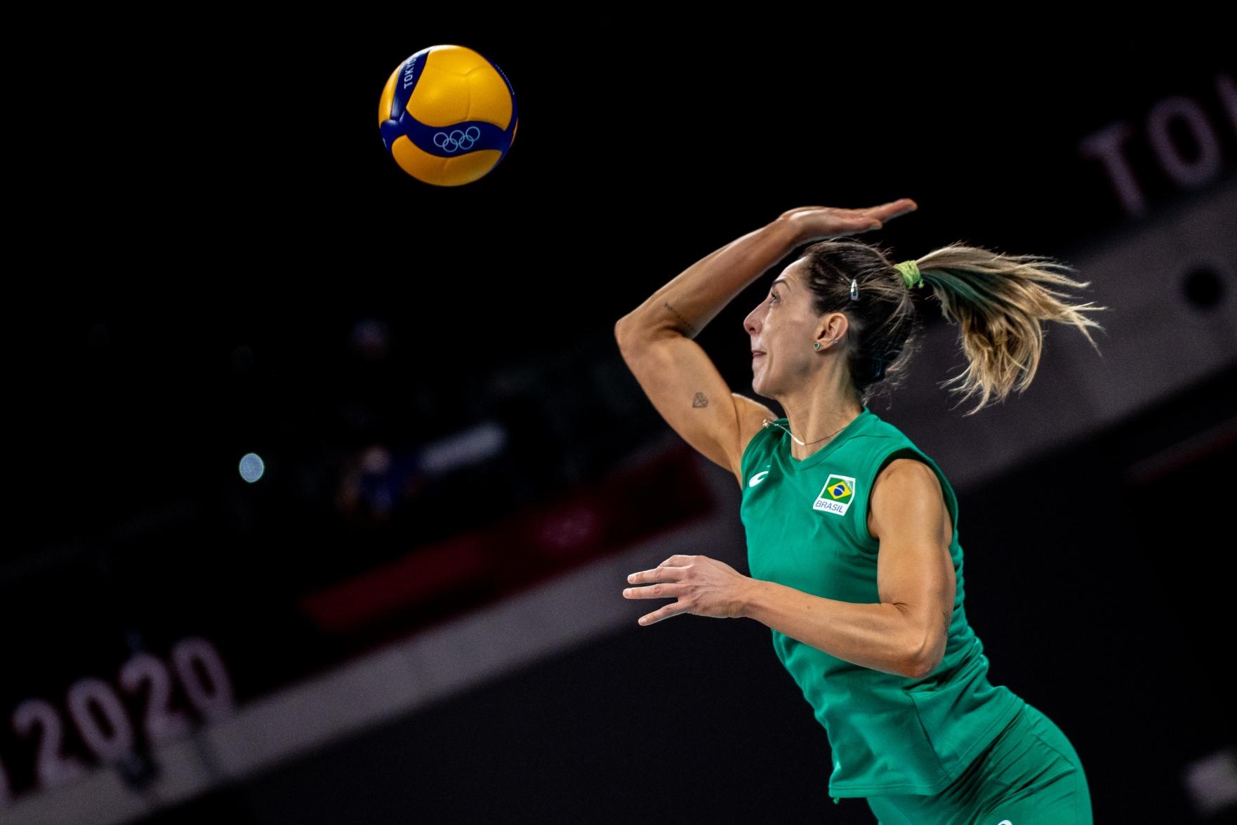 Seleção feminina de vôlei bate Turquia e encara Japão na semi da Liga das  Nações - Estadão