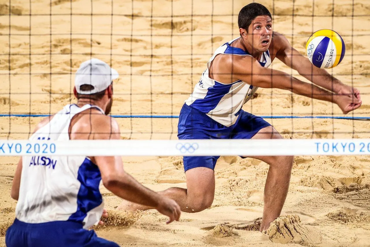 Campeão mundial, vôlei sentado feminino faz intercâmbio visando