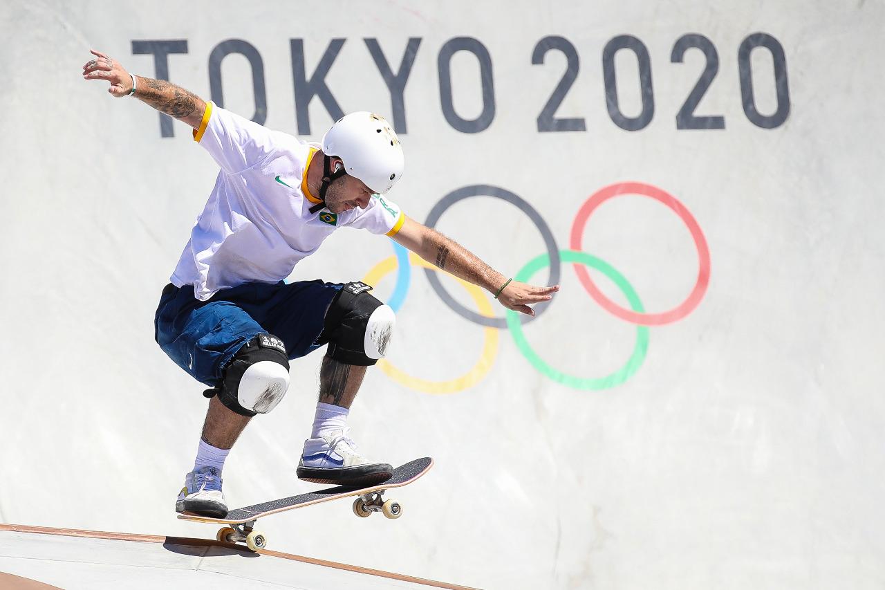 Kelvin Hoefler, do skate, garante a 1ª medalha do Brasil nos Jogos