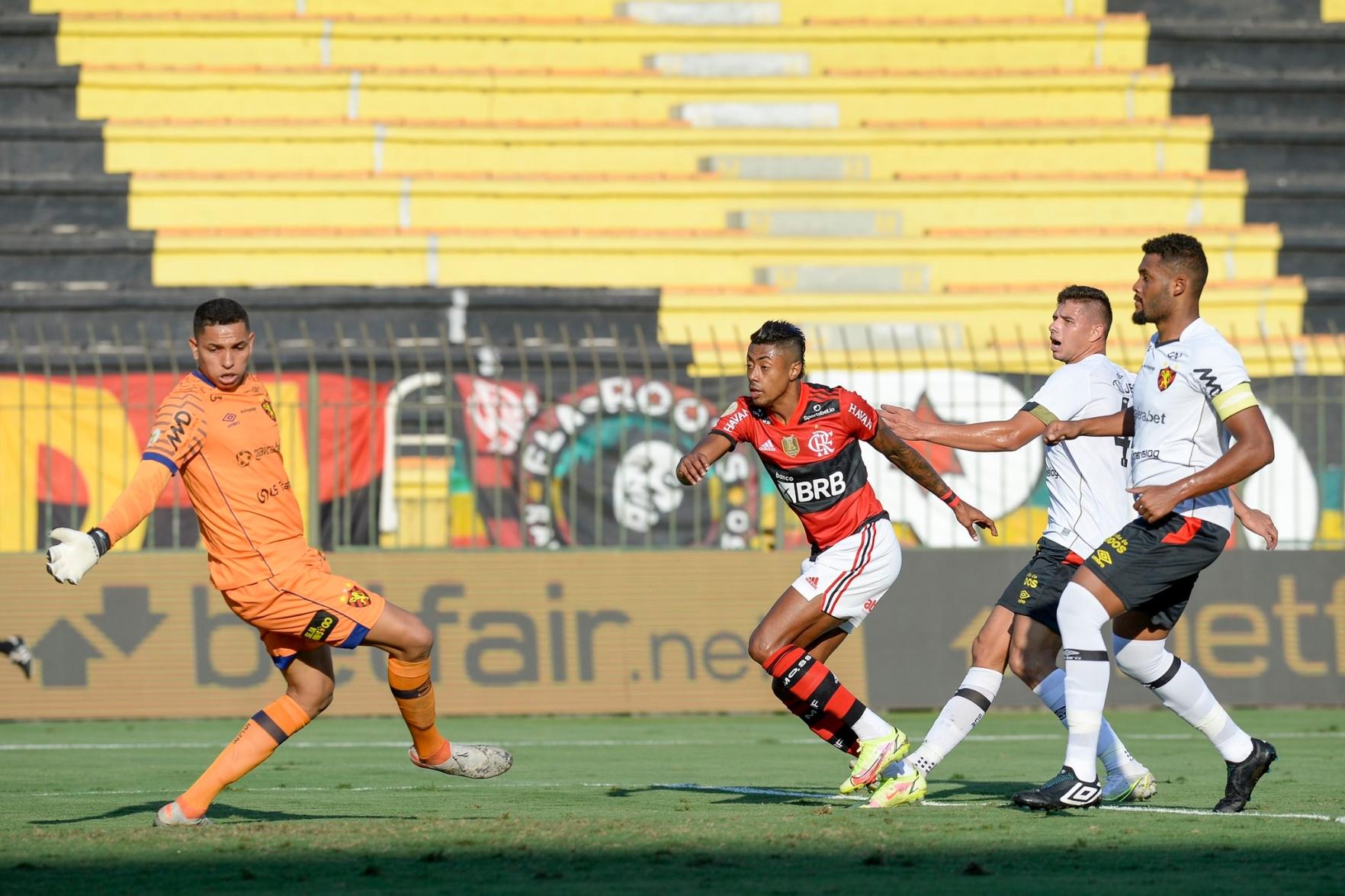 Flamengo fecha acordo para transmitir na Internet jogo com portões