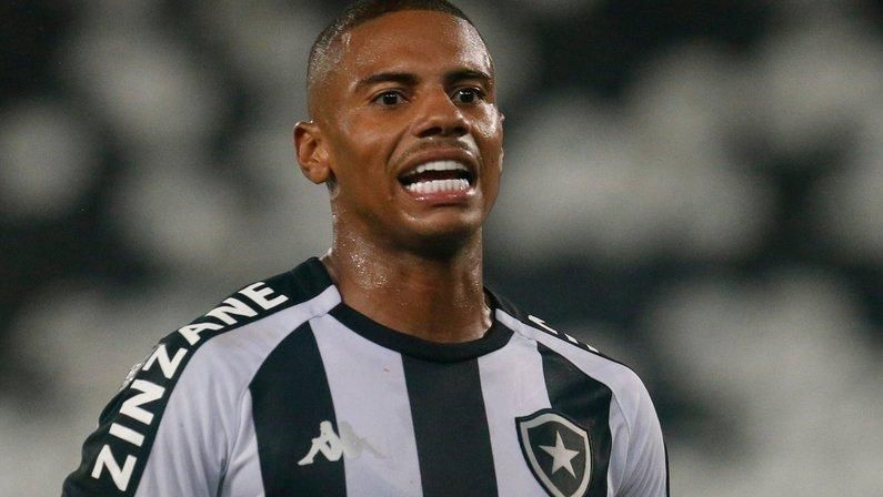 Coritiba acerta a contratação do atacante Wesley Moreira, do