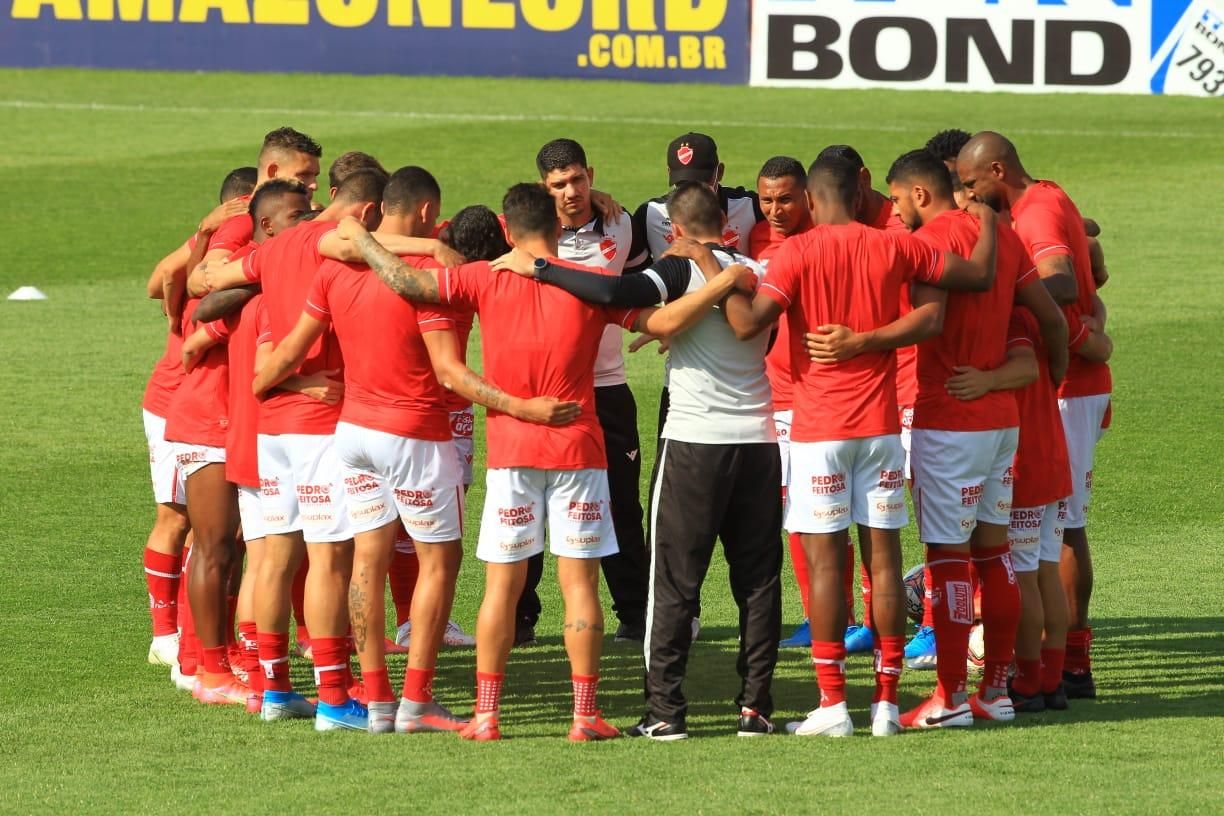 Algumas reações de torcedores do Vila Nova após a derrota para o ABC, no  último Sábado. : r/futebol