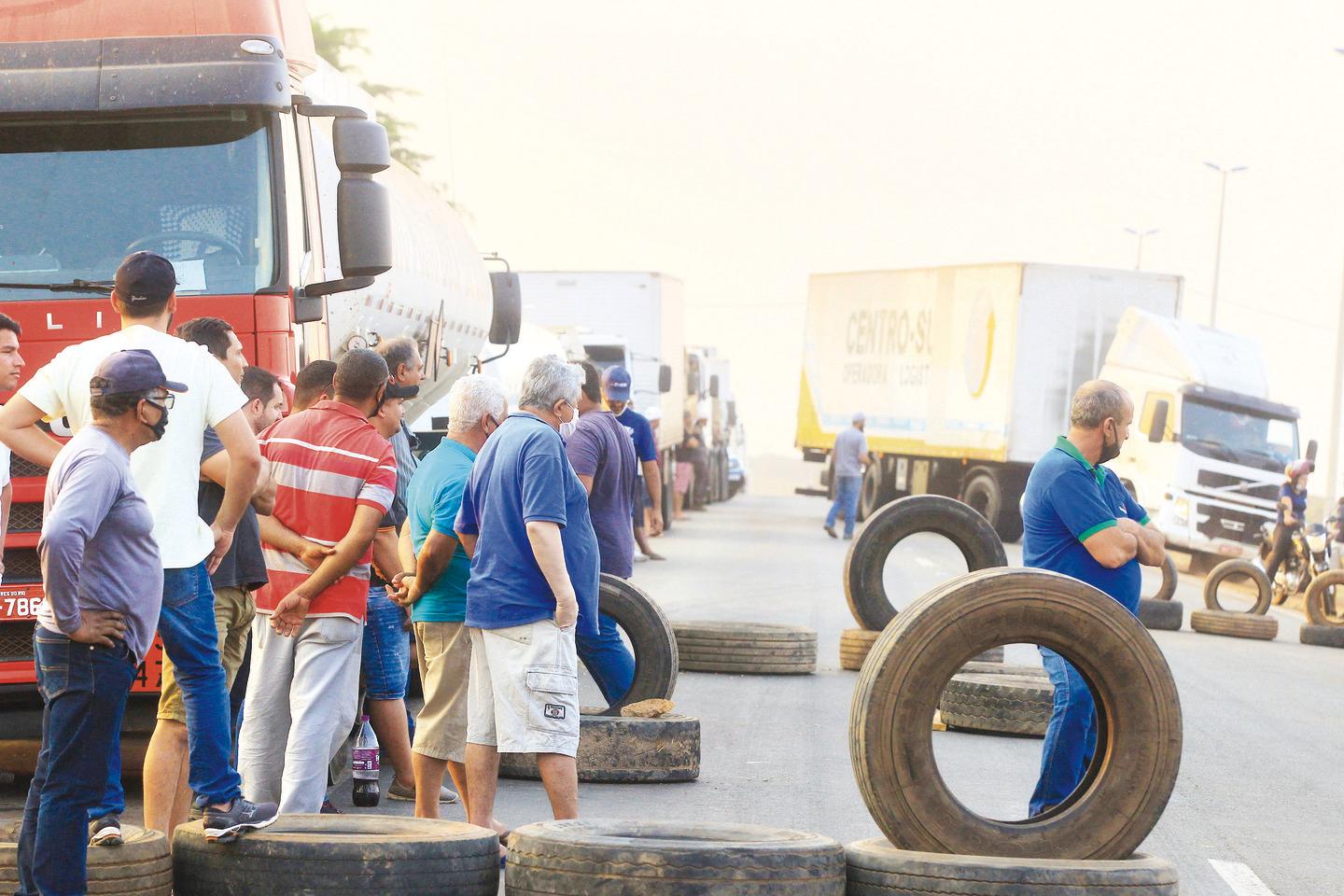 Caminhoneiro News  Transportadora de Rio Verde (GO) compra lote