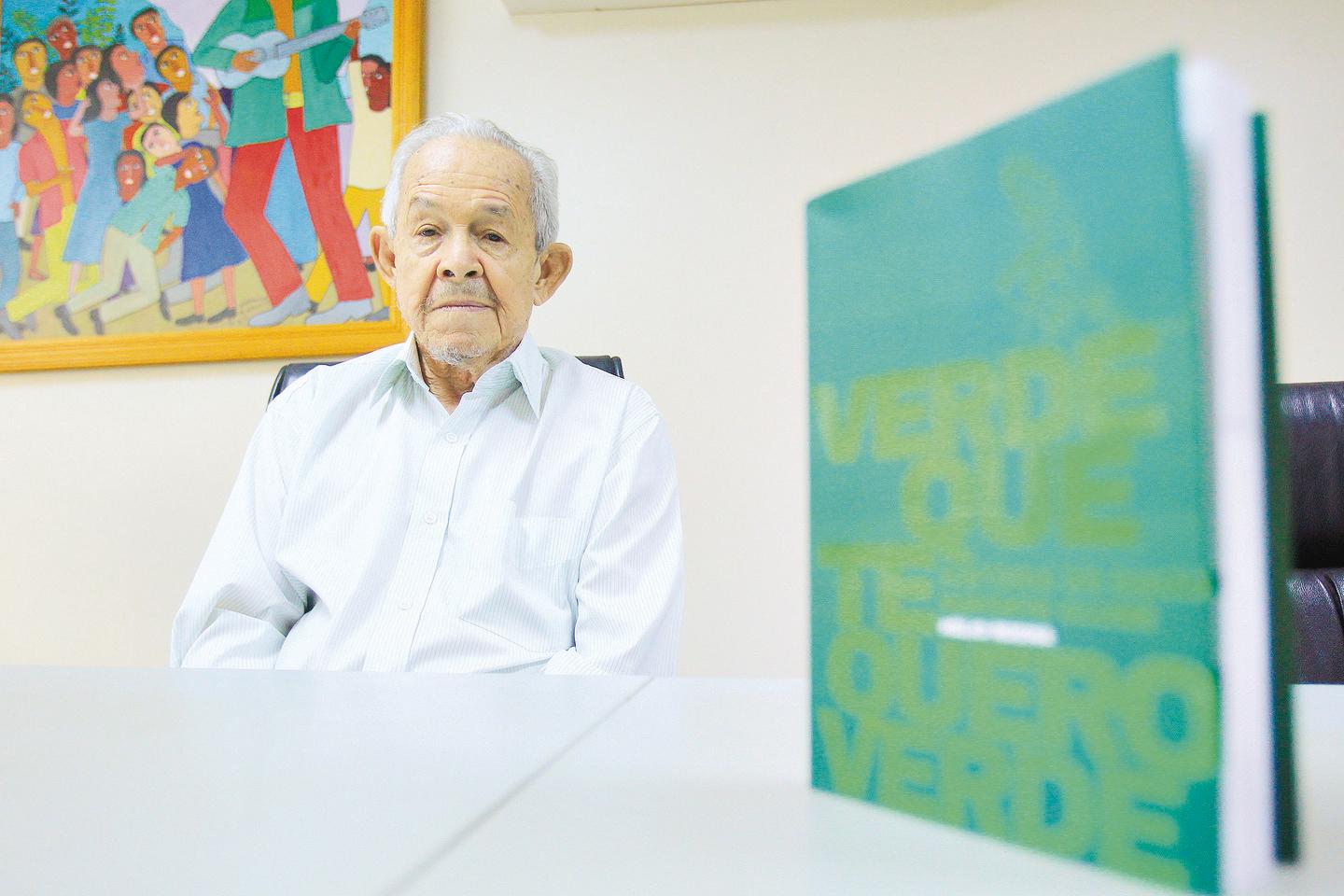 Tamarindos', livro vencedor da Bolsa Hugo de Carvalho Ramos, é lançado em  Goiânia