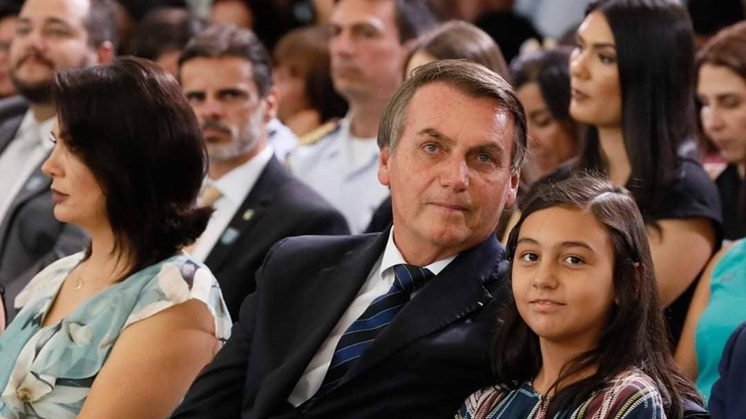 Exército aceita matricular filha de Bolsonaro em Colégio Militar