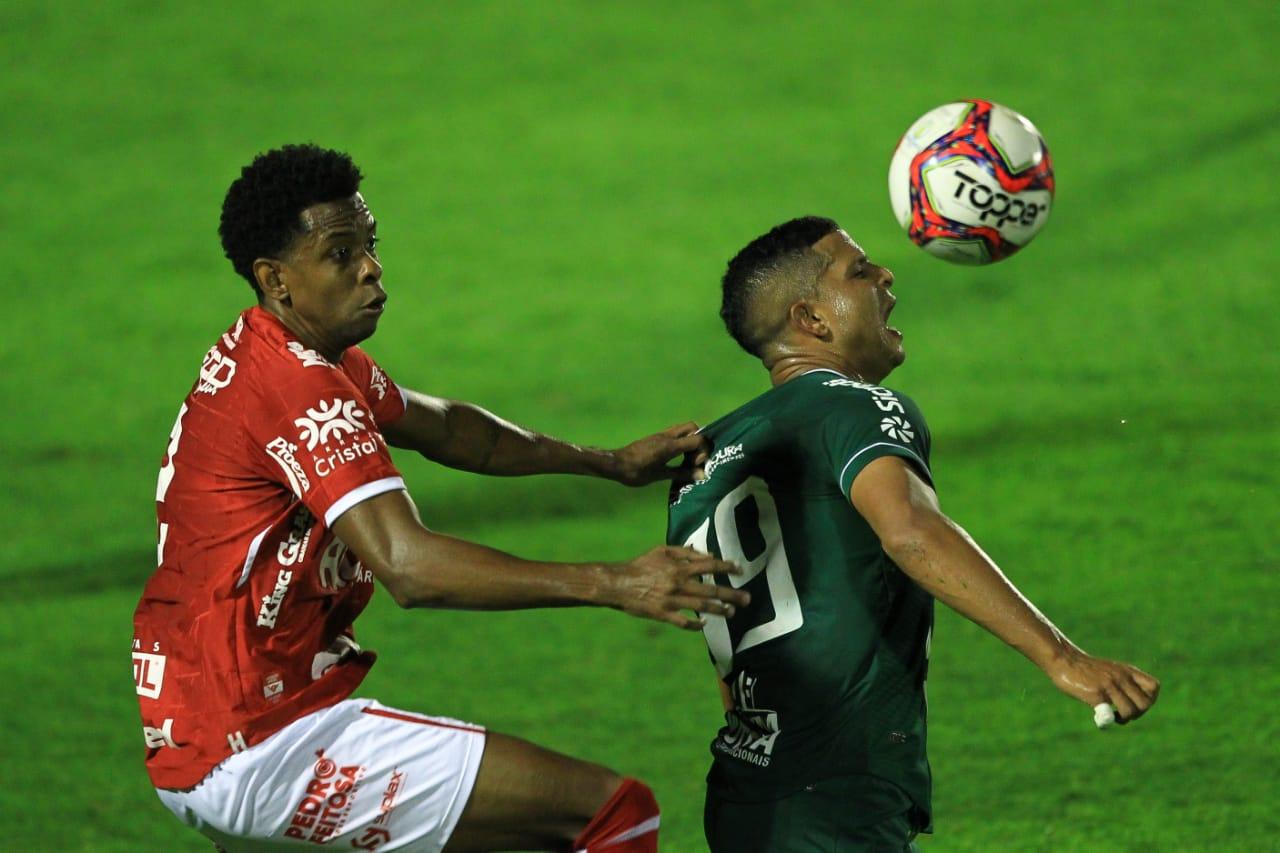 Guarani oficializa retorno do meia Régis e trata reforço como