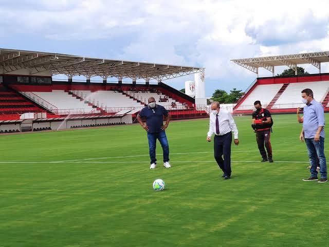 Perto de emprestar Lucas Pires, Santos enfrenta dificuldade para reduzir  elenco, santos