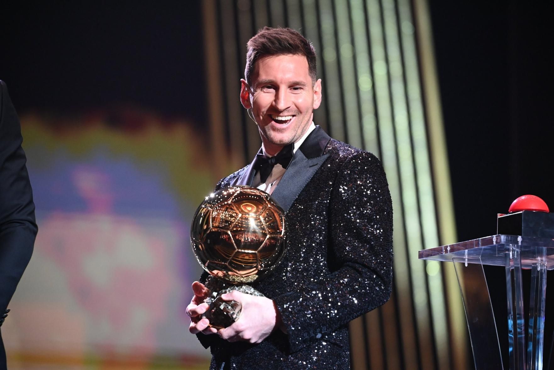 Alisson é eleito melhor goleiro do mundo no prêmio Bola de Ouro - ISTOÉ  Independente