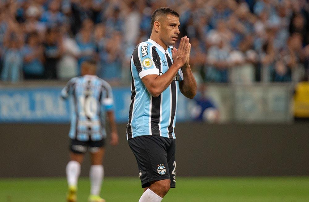 Grêmio vence o Atlético-MG, mas é rebaixado pela terceira vez para a Série B