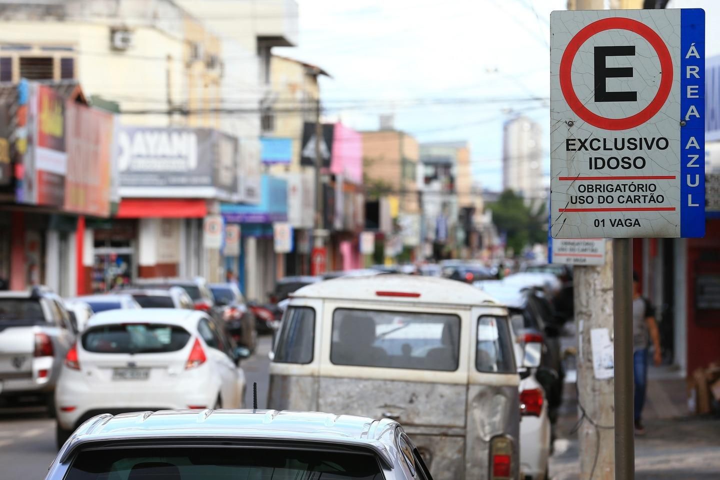 São Paulo ganha estacionamento de carros clássicos que cobra R