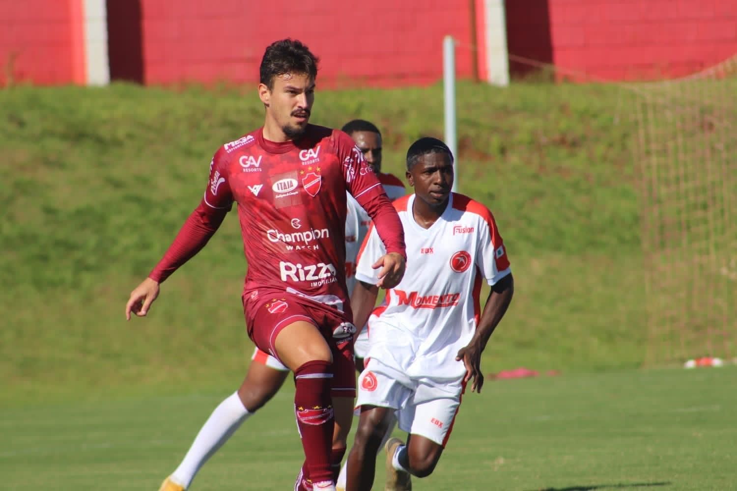 Jogadoras do Vila Nova feminino realizam sonho com transferência