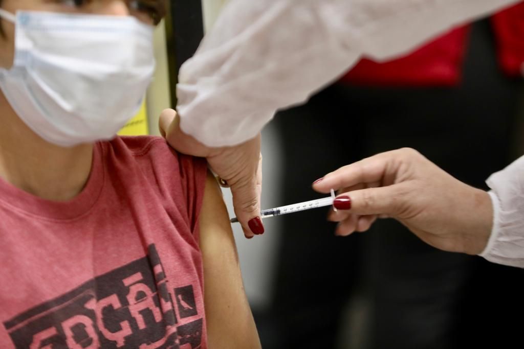 Não se preocupem com o coronavírus, disse Edir Macedo, agora vacinado, um  ano atrás