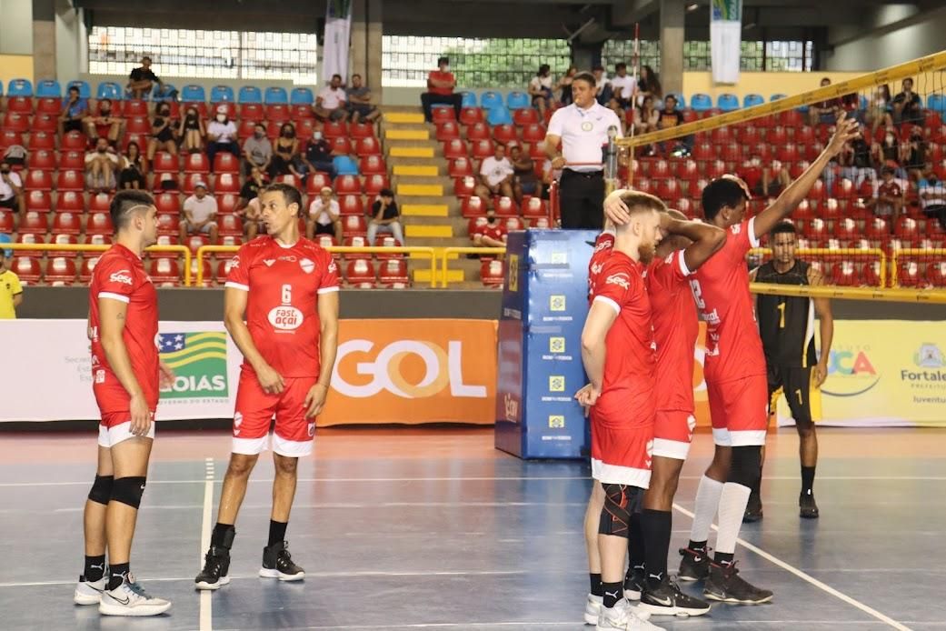 Niterói Vôlei vence o Minas e mantém liderança da Superliga B