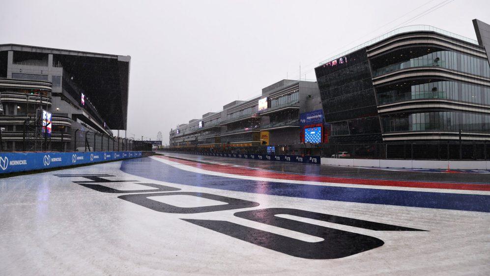 Mazepin vai correr com bandeira neutra na F1 por conta de punição